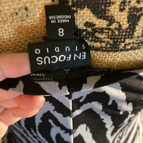 En Focus Studio size 8 Elegant Black and White Zebra Print Dress - Picture 5 of 5